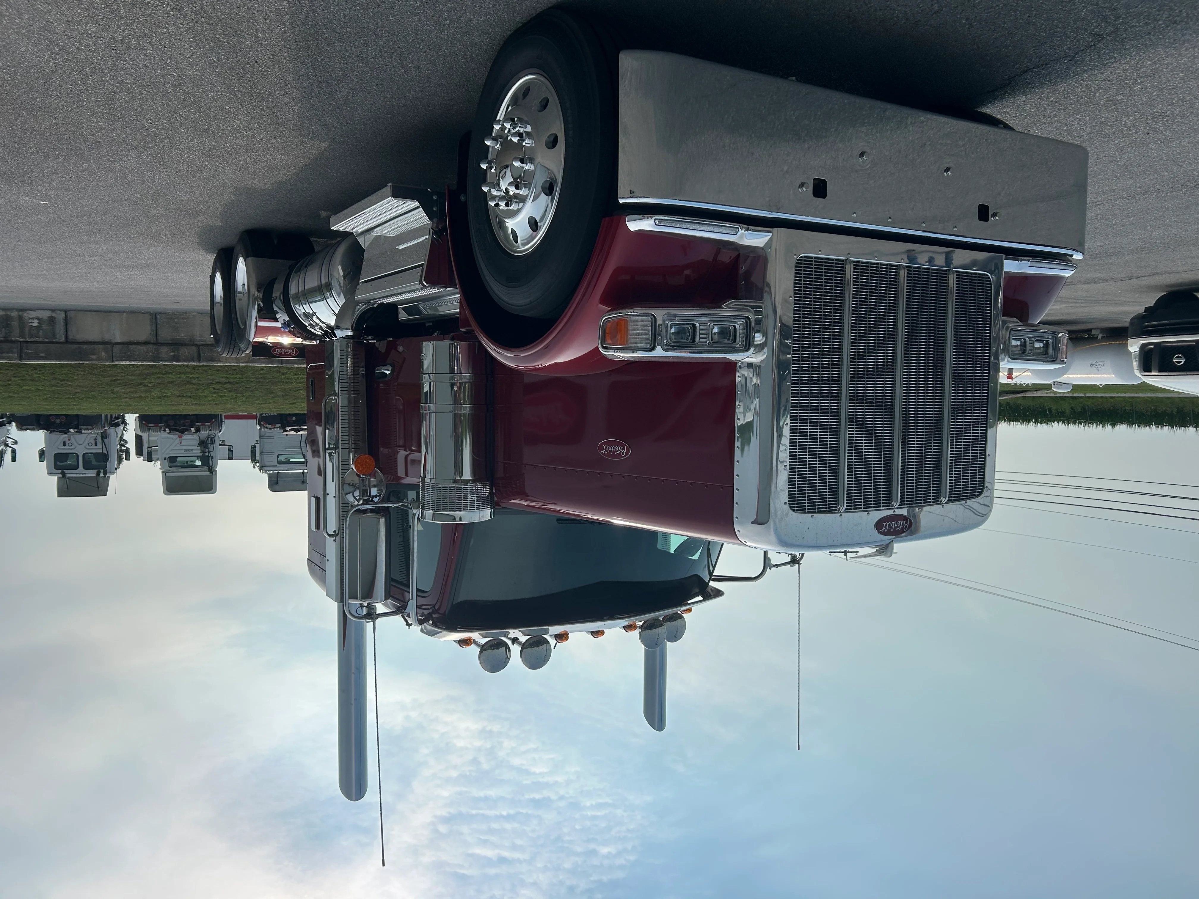 2027 Peterbilt 589