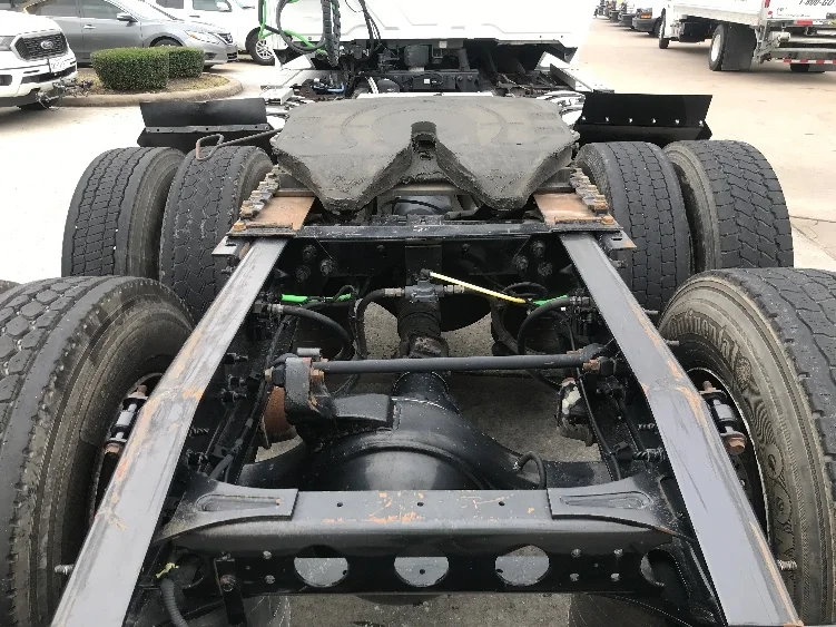 2018 International LT - image 6