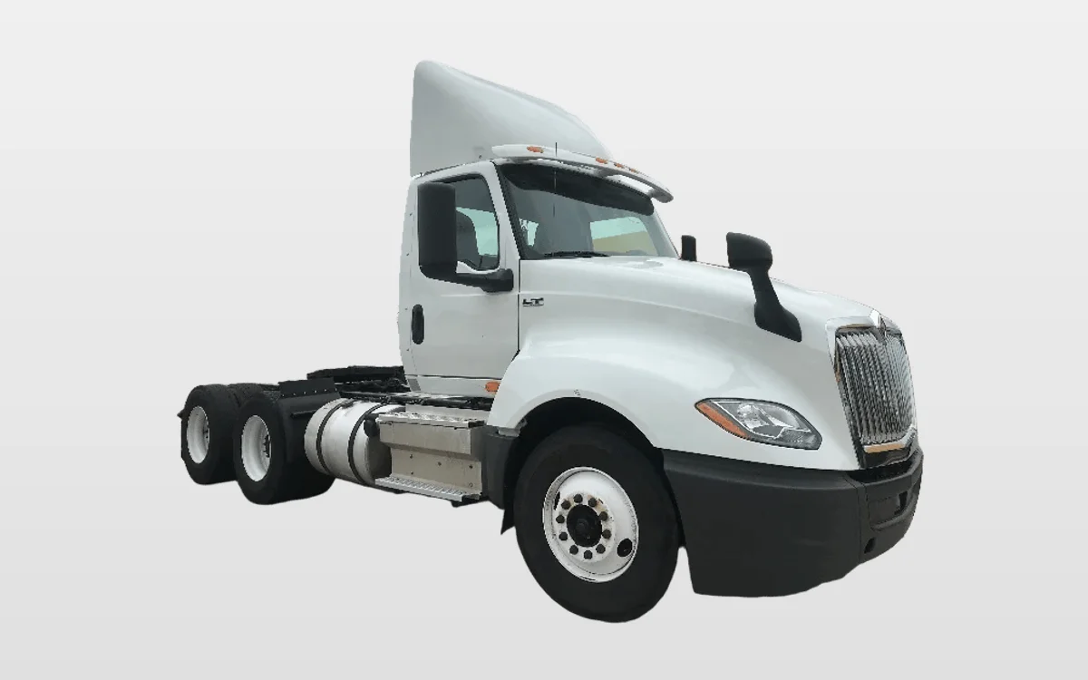 2018 International LT - image 1