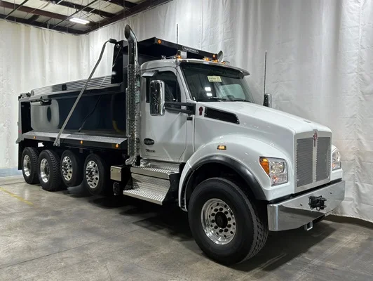 2027 Kenworth T880