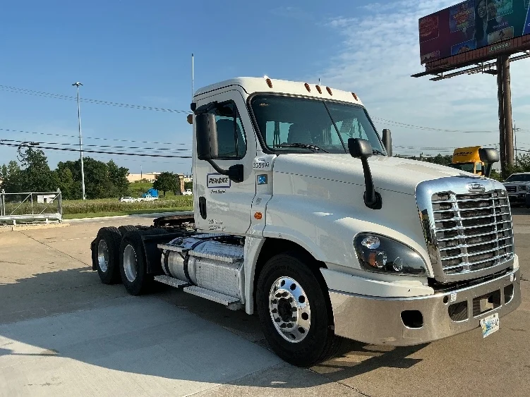 2020 Freightliner Cascadia in Plymouth, MI