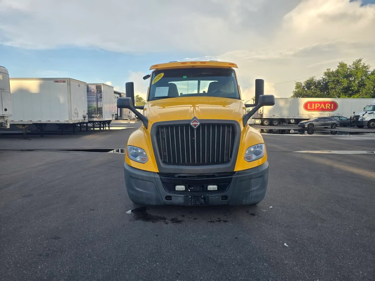 2020 International LT in Tampa, FL — photo 2