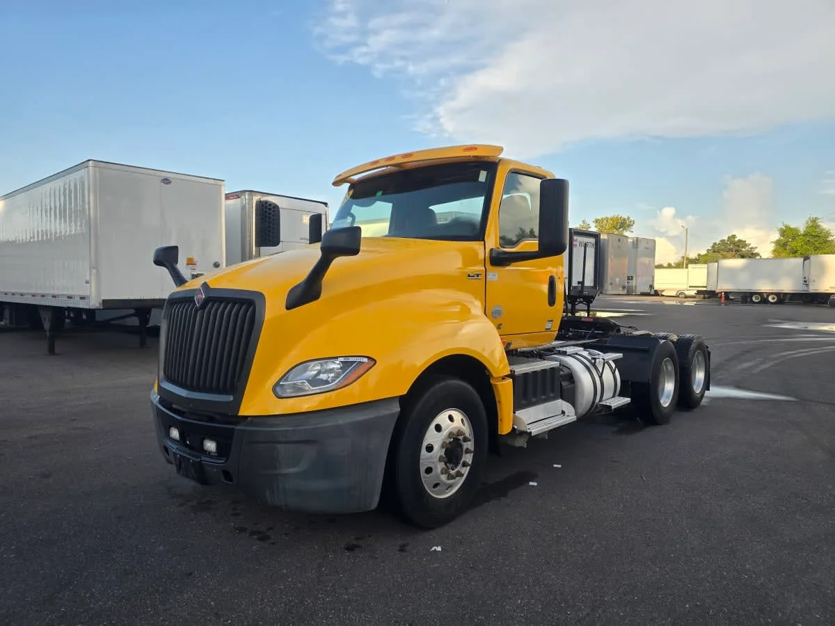 2020 International LT in Tampa, FL — photo 3