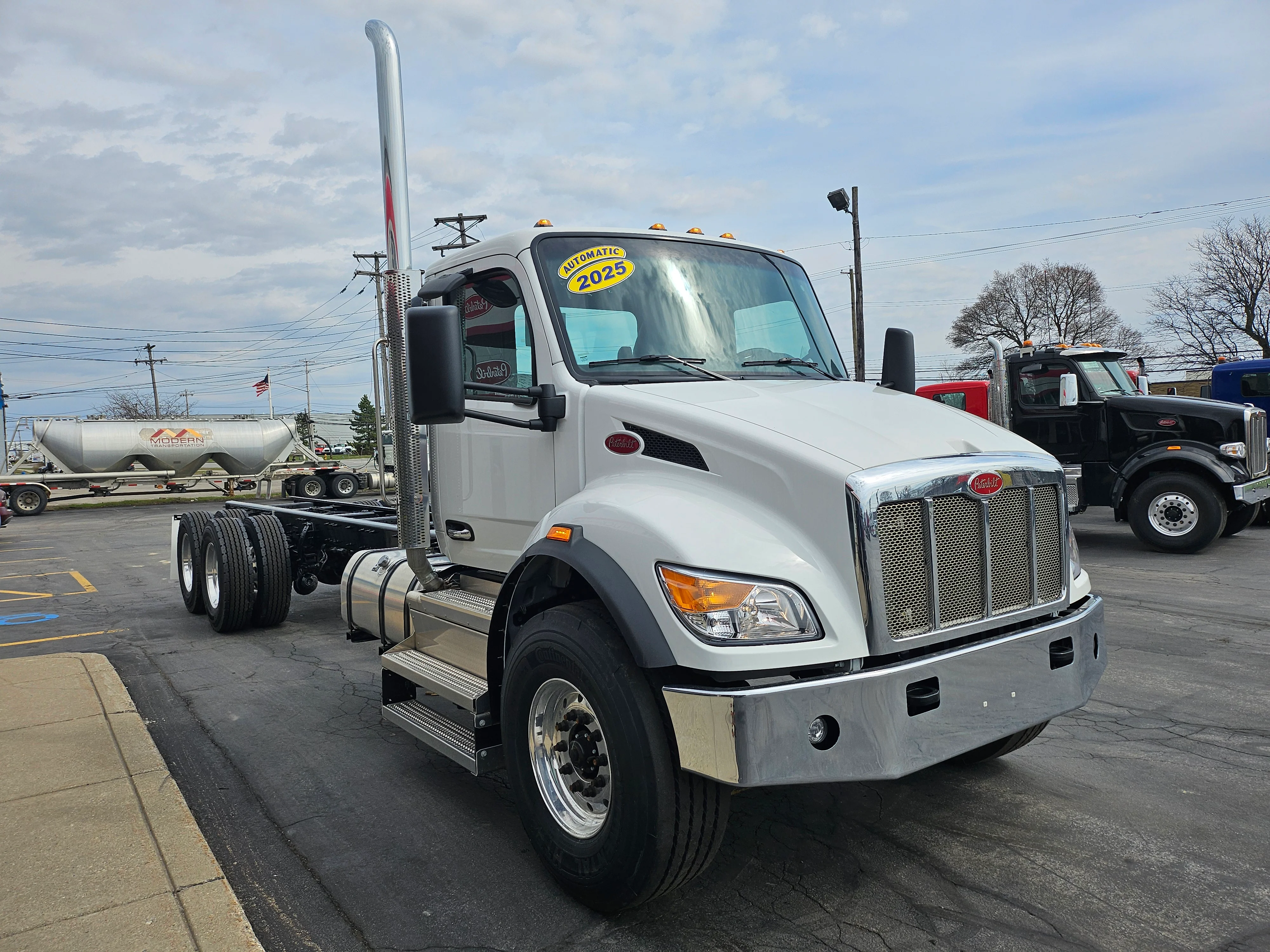2025 Peterbilt 548 - image 2