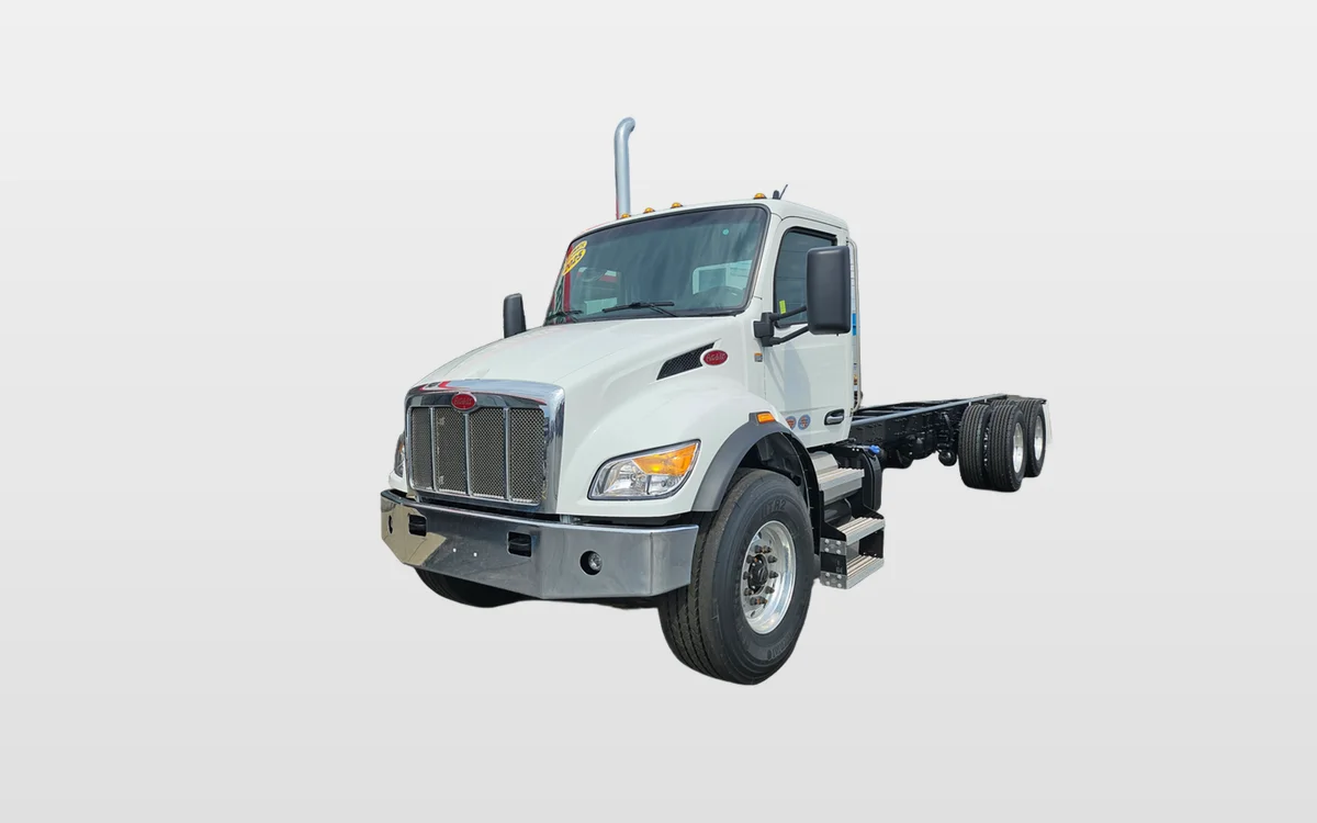 2025 Peterbilt 548 - image 1