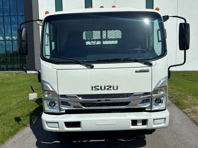 2025 Isuzu NRR in Ankeny, IA — photo 4