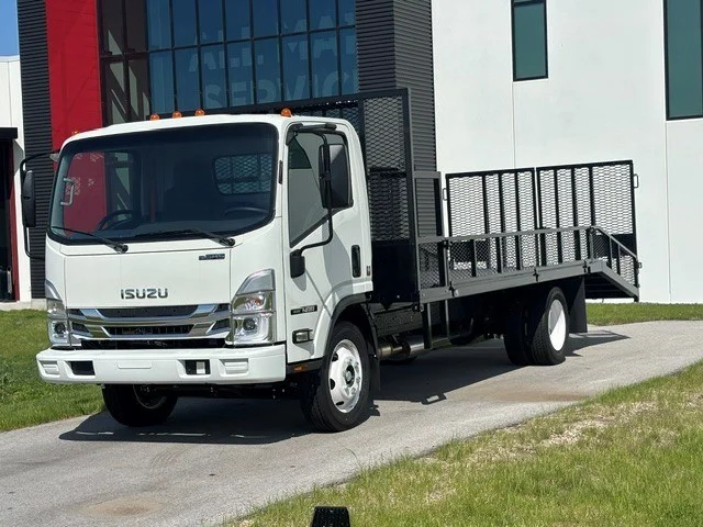 2025 Isuzu NRR Flatbed