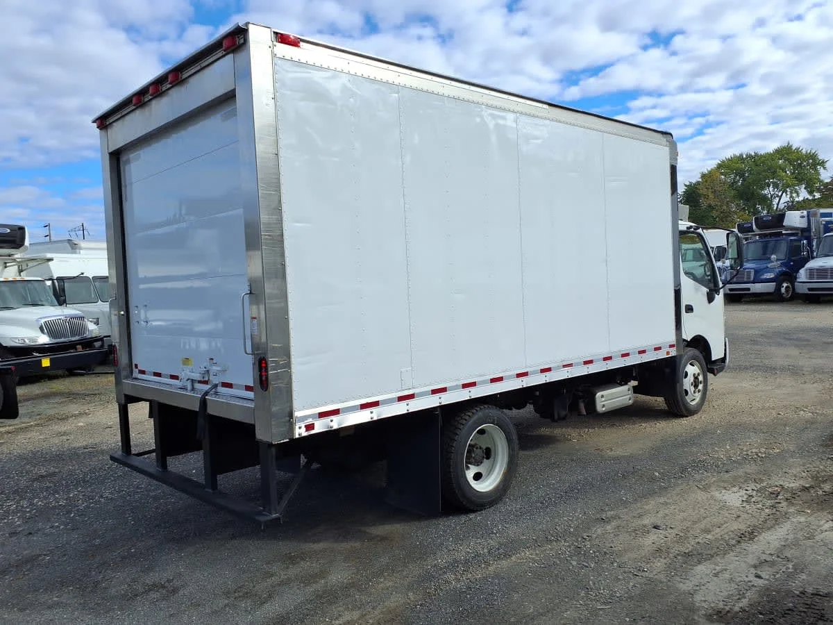 2018 Hino in Bensalem, PA — photo 4