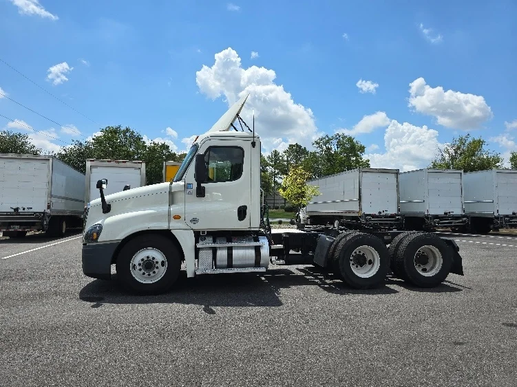 2020 Freightliner Cascadia in Atlanta (Forest Park), GA — photo 4