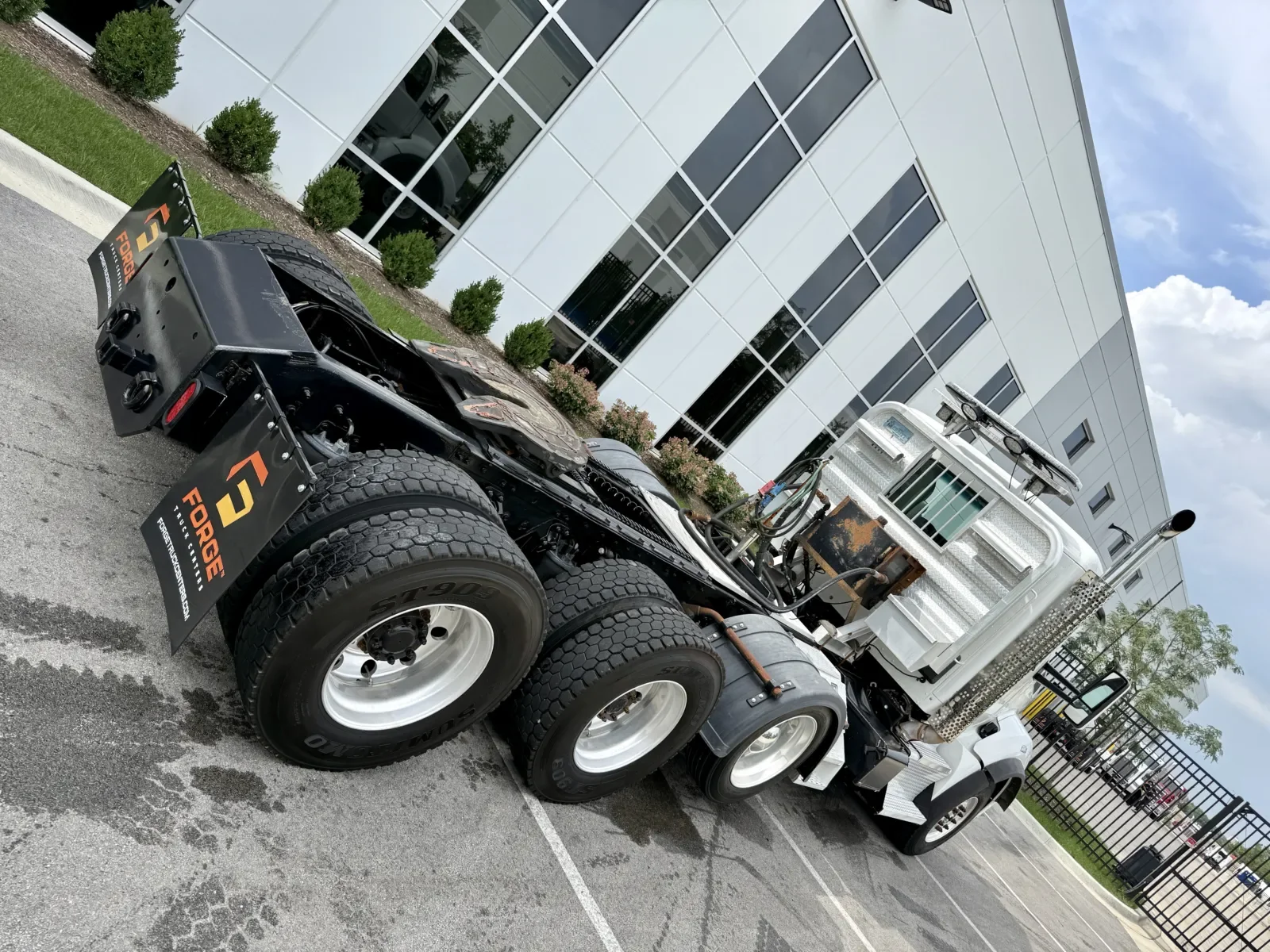 2015 Kenworth T880 in New Lenox, IL — photo 11