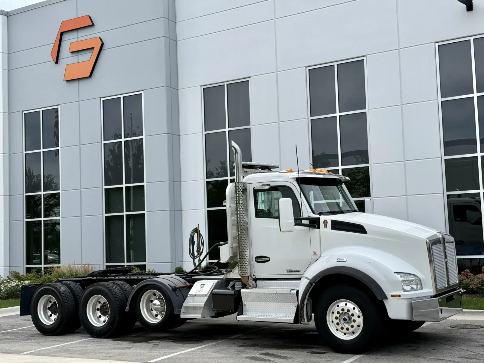 2015 Kenworth T880 in New Lenox, IL — photo 2