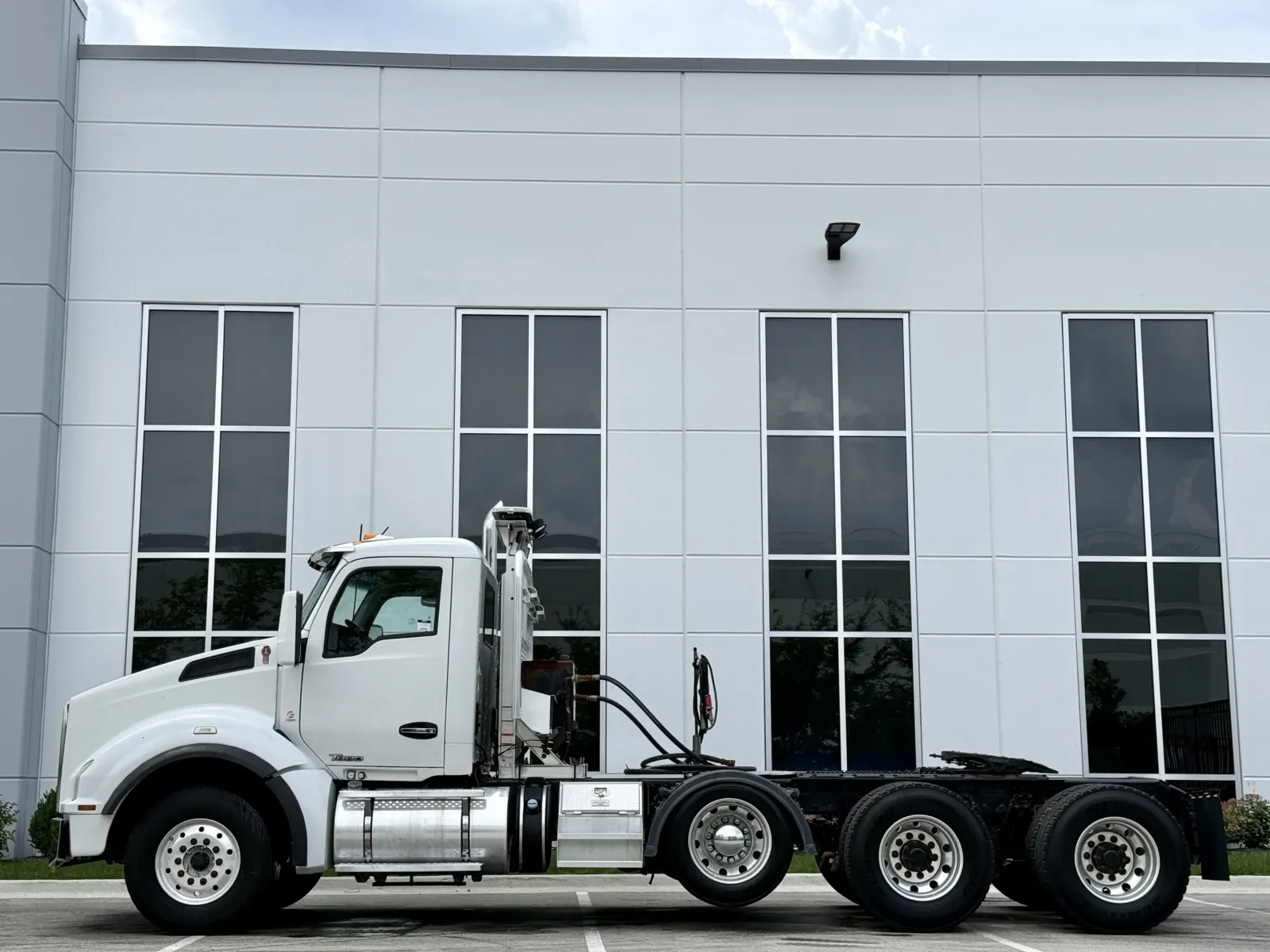 2015 Kenworth T880 in New Lenox, IL — photo 4
