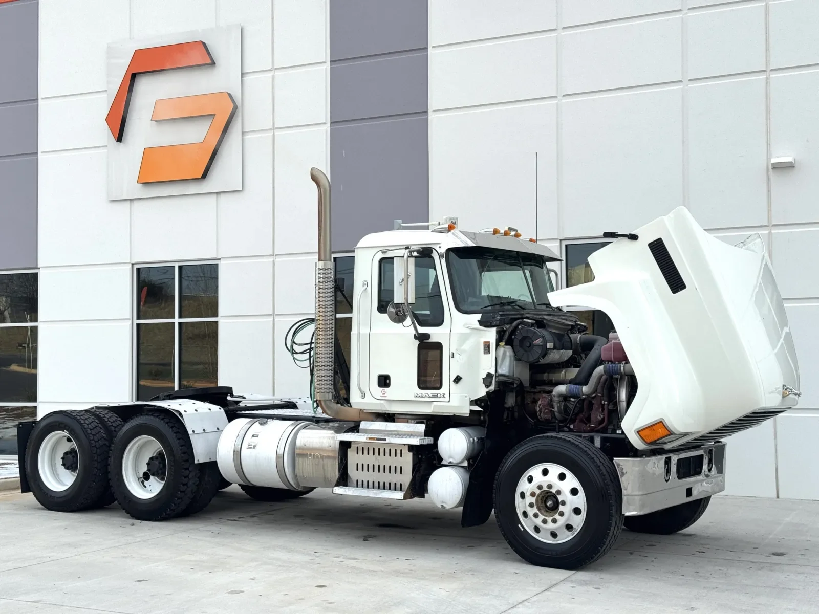 2016 Mack Pinnacle in Greer, SC — photo 9