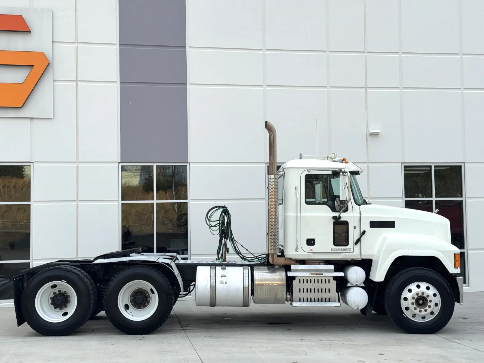 2016 Mack Pinnacle in Greer, SC — photo 3