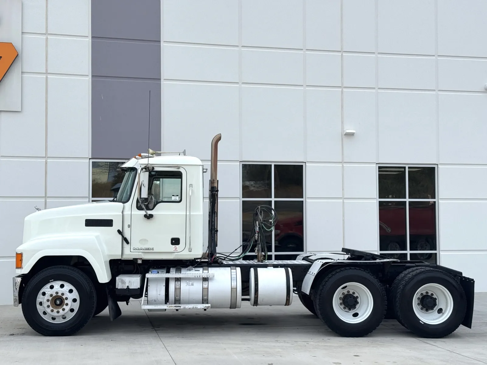 2016 Mack Pinnacle in Greer, SC — photo 4