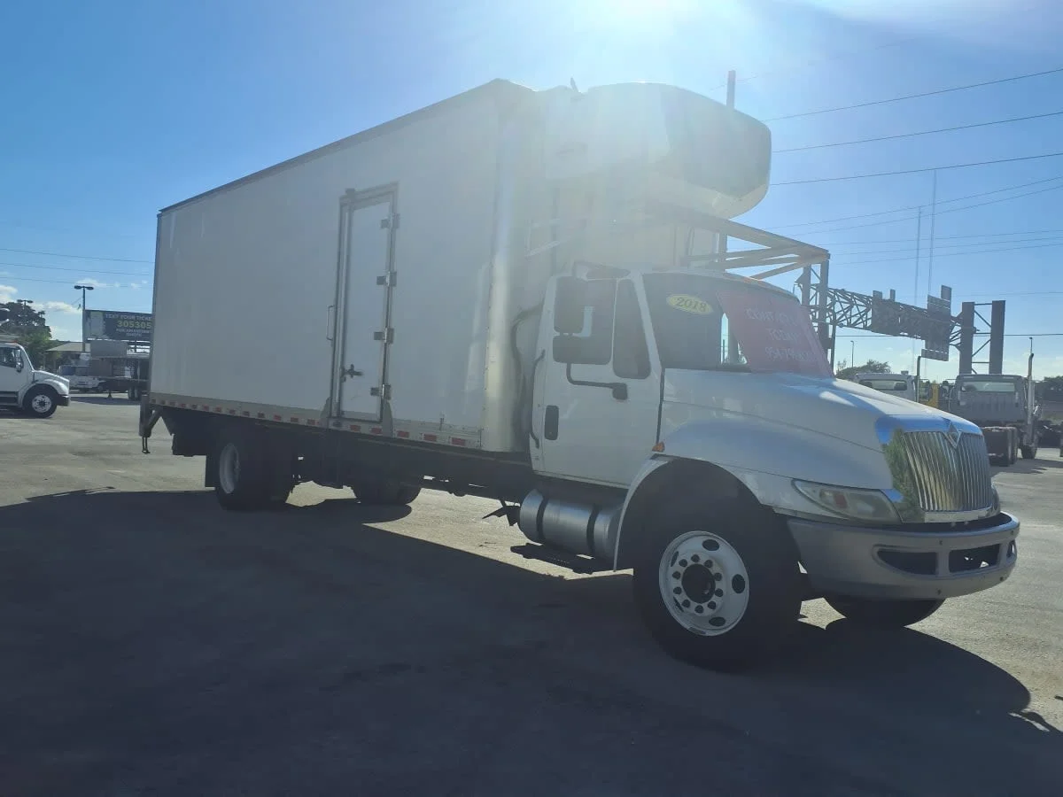2018 International 4300 - image 3