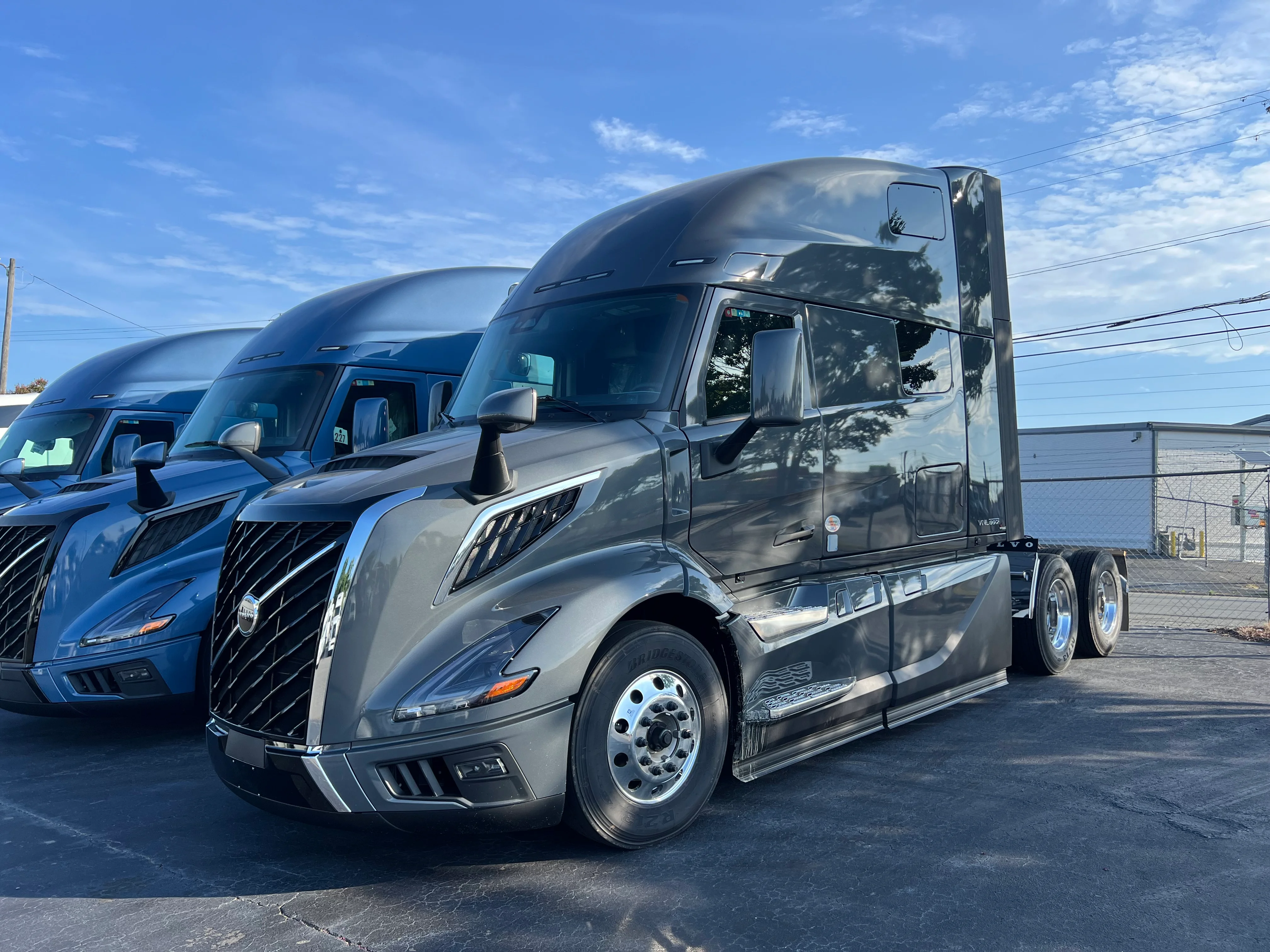 2026 Volvo VNL 860 in GREENSBORO, NC