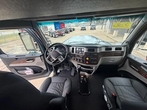 2027 Peterbilt 589 - image 6
