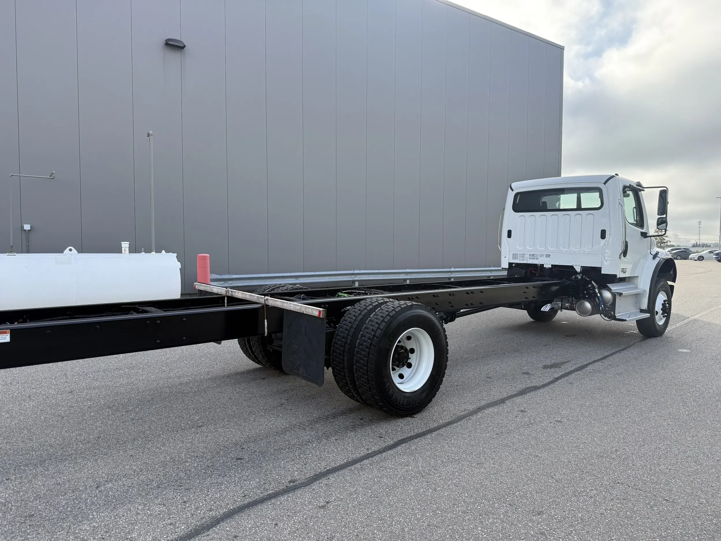 2026 Freightliner M2 106 - image 4