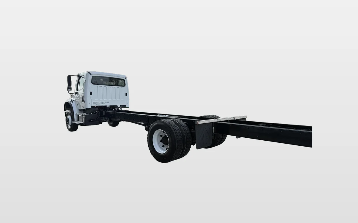 2026 Freightliner M2 106 - image 1
