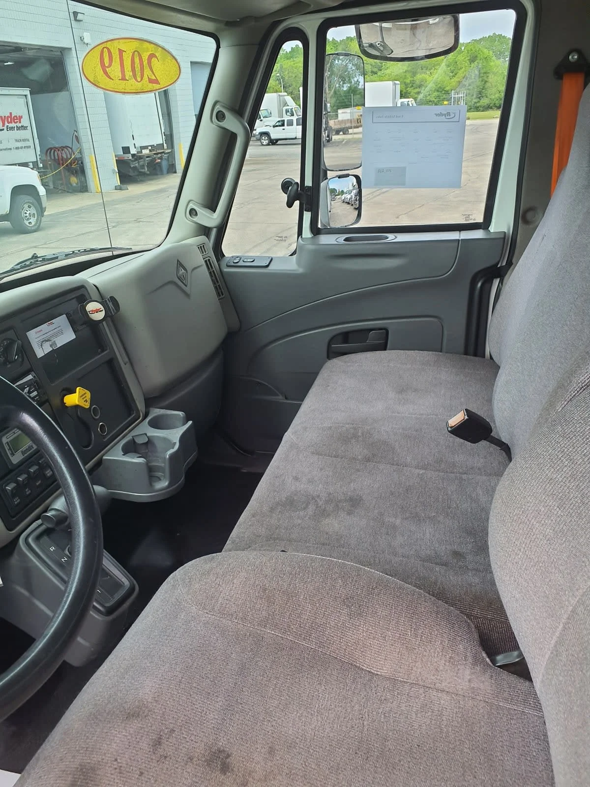 2019 International 4300 in Oak Creek, WI — photo 7