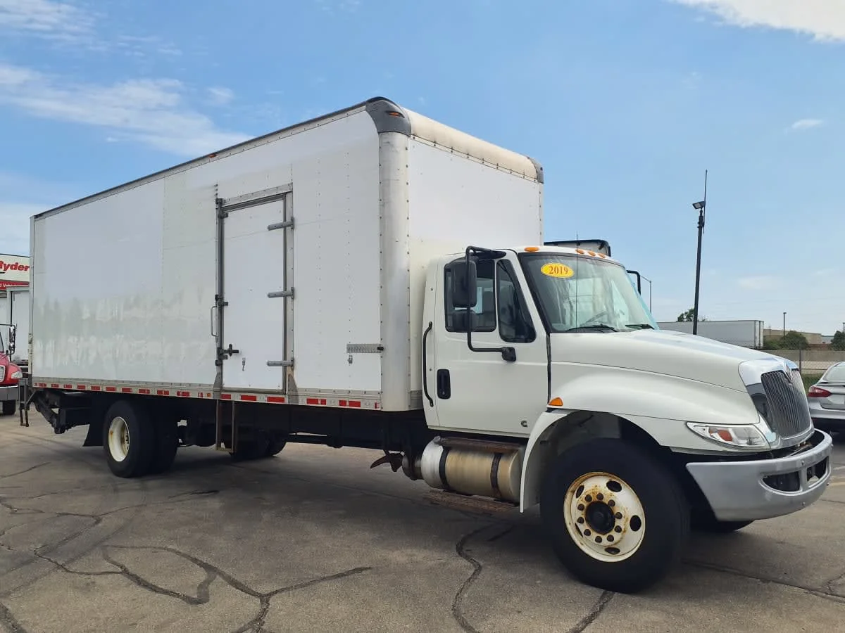 2019 International 4300 in Oak Creek, WI — photo 3