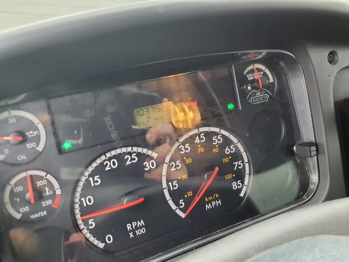 2015 Freightliner M2 106 - image 11