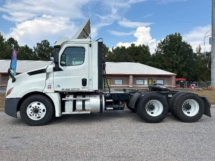 2018 Freightliner Cascadia in Tuscaloosa, AL — photo 4