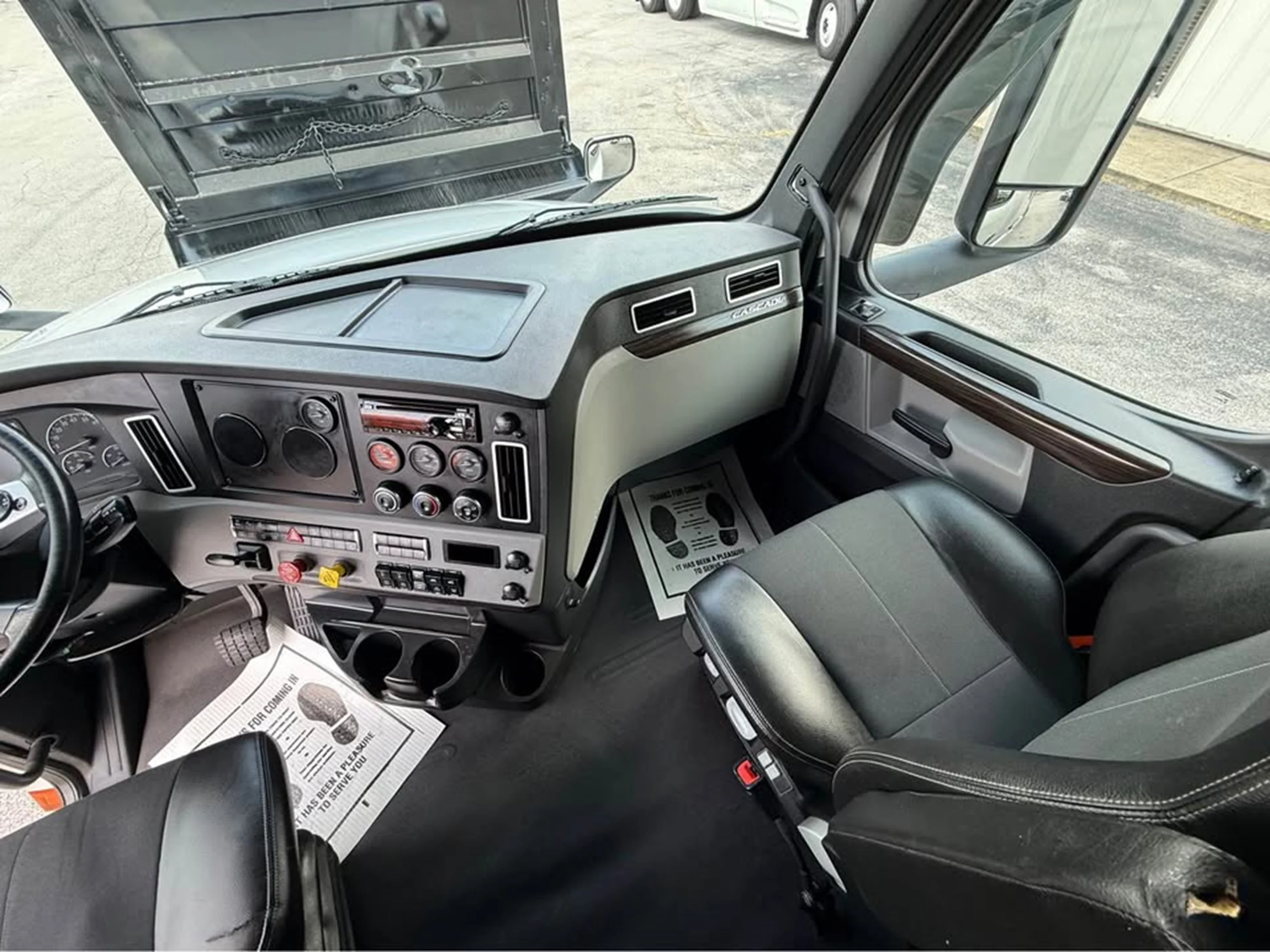 2020 Freightliner Cascadia in Franklin, KY — photo 7