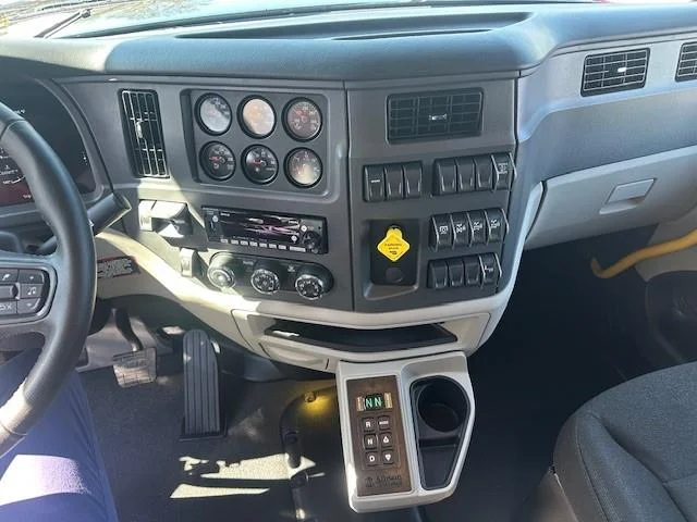 2027 Peterbilt 567 - image 14