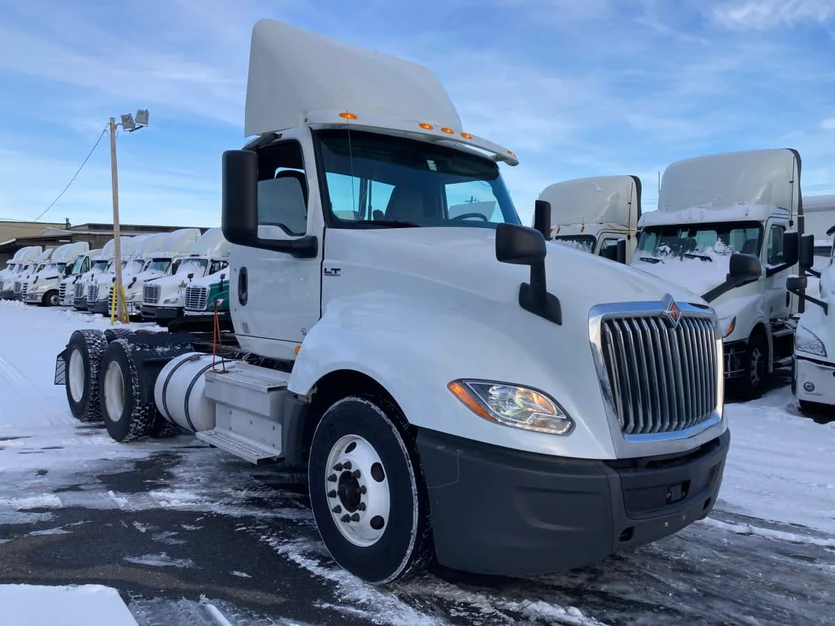 2019 International LT in Springfield, MA — photo 3