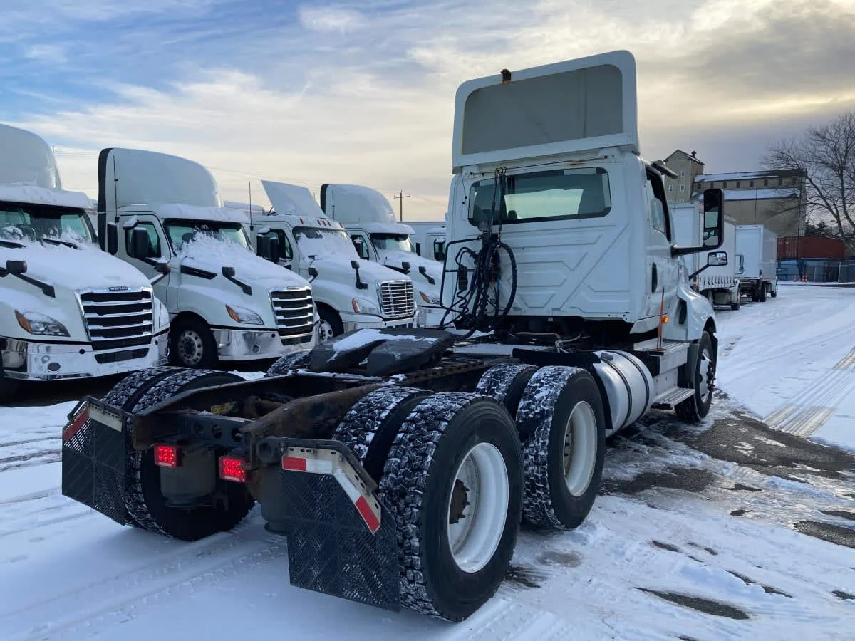 2019 International LT in Springfield, MA — photo 4