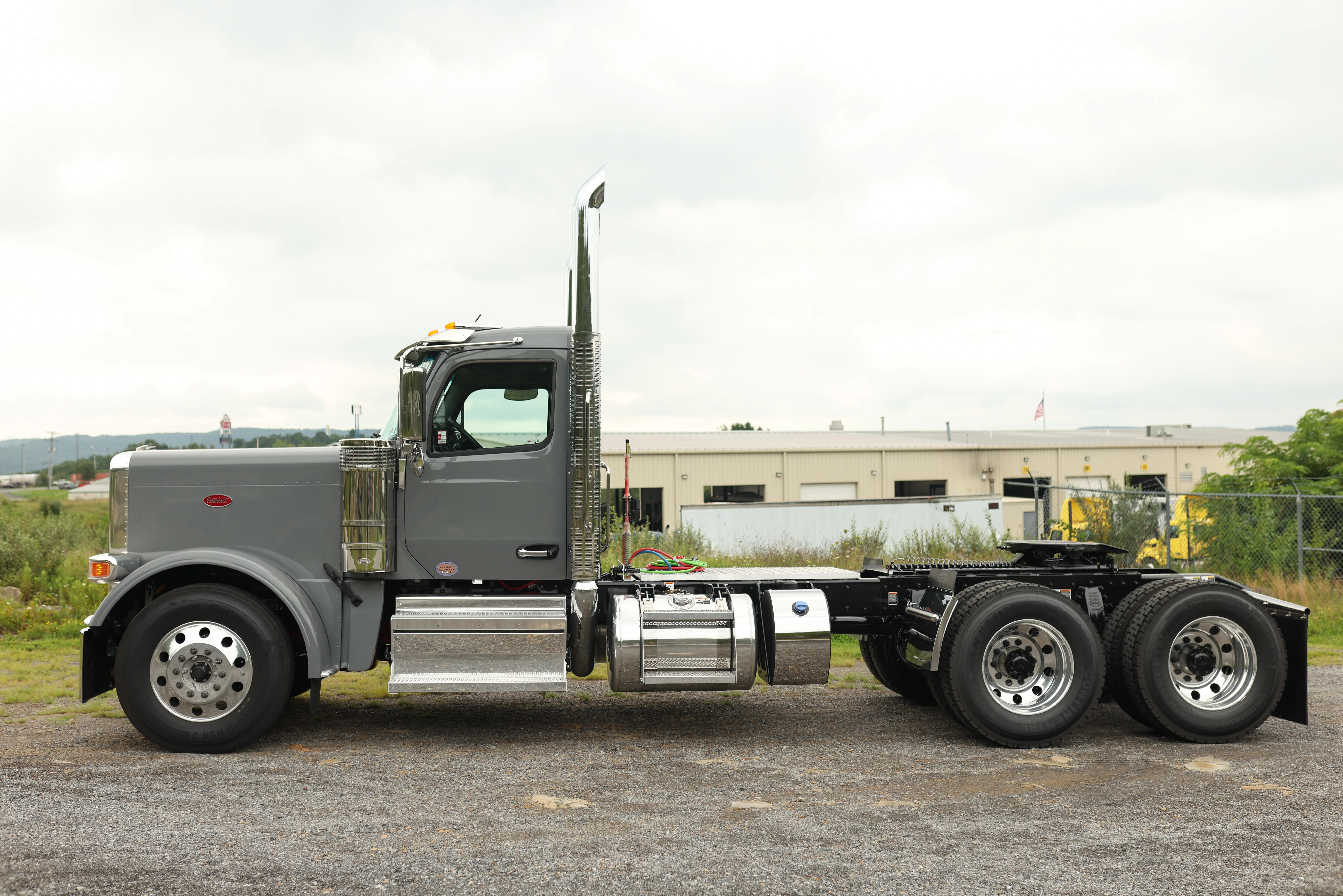 2027 Peterbilt 589 in Clearfield, PA — photo 4