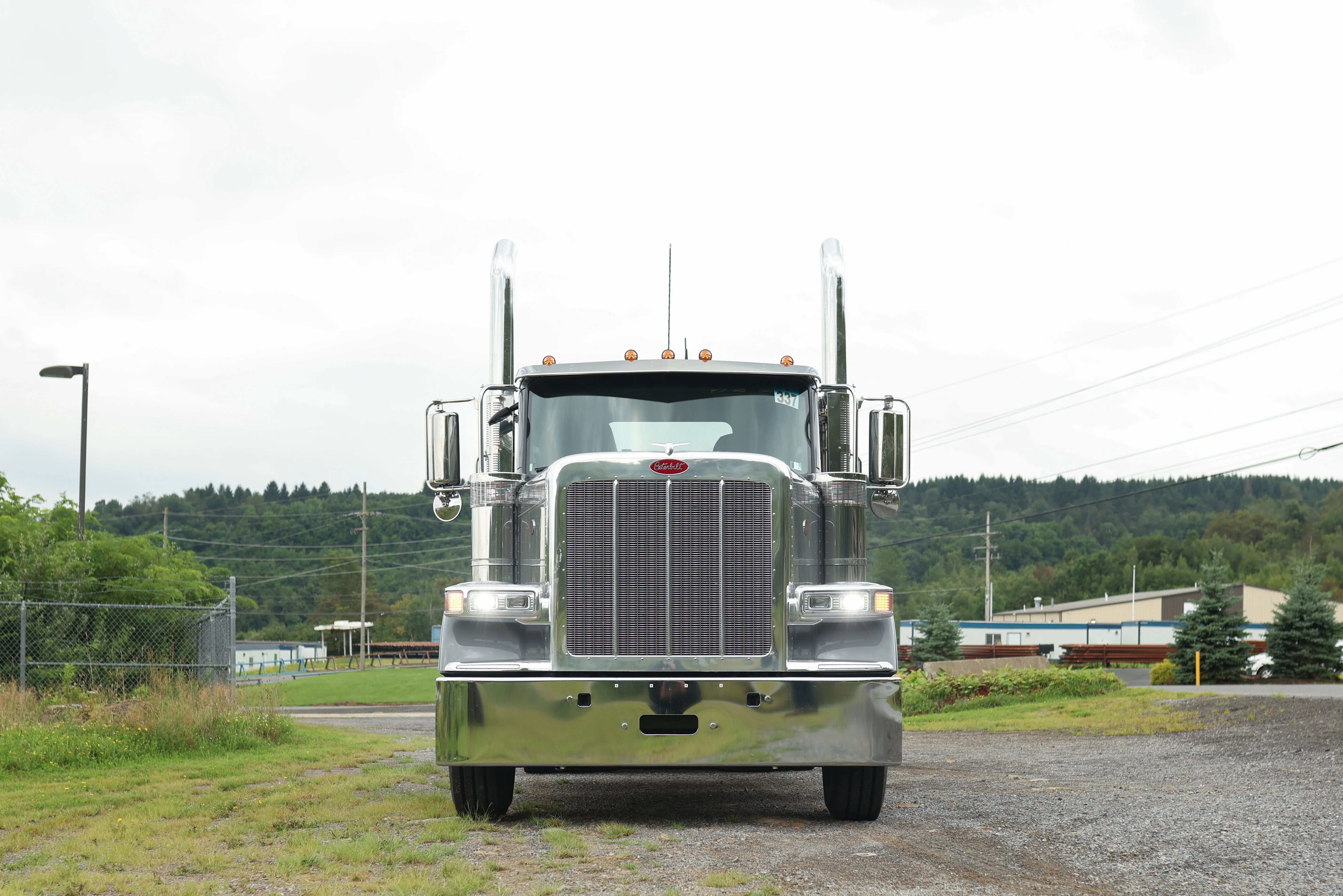 2027 Peterbilt 589 in Clearfield, PA — photo 3