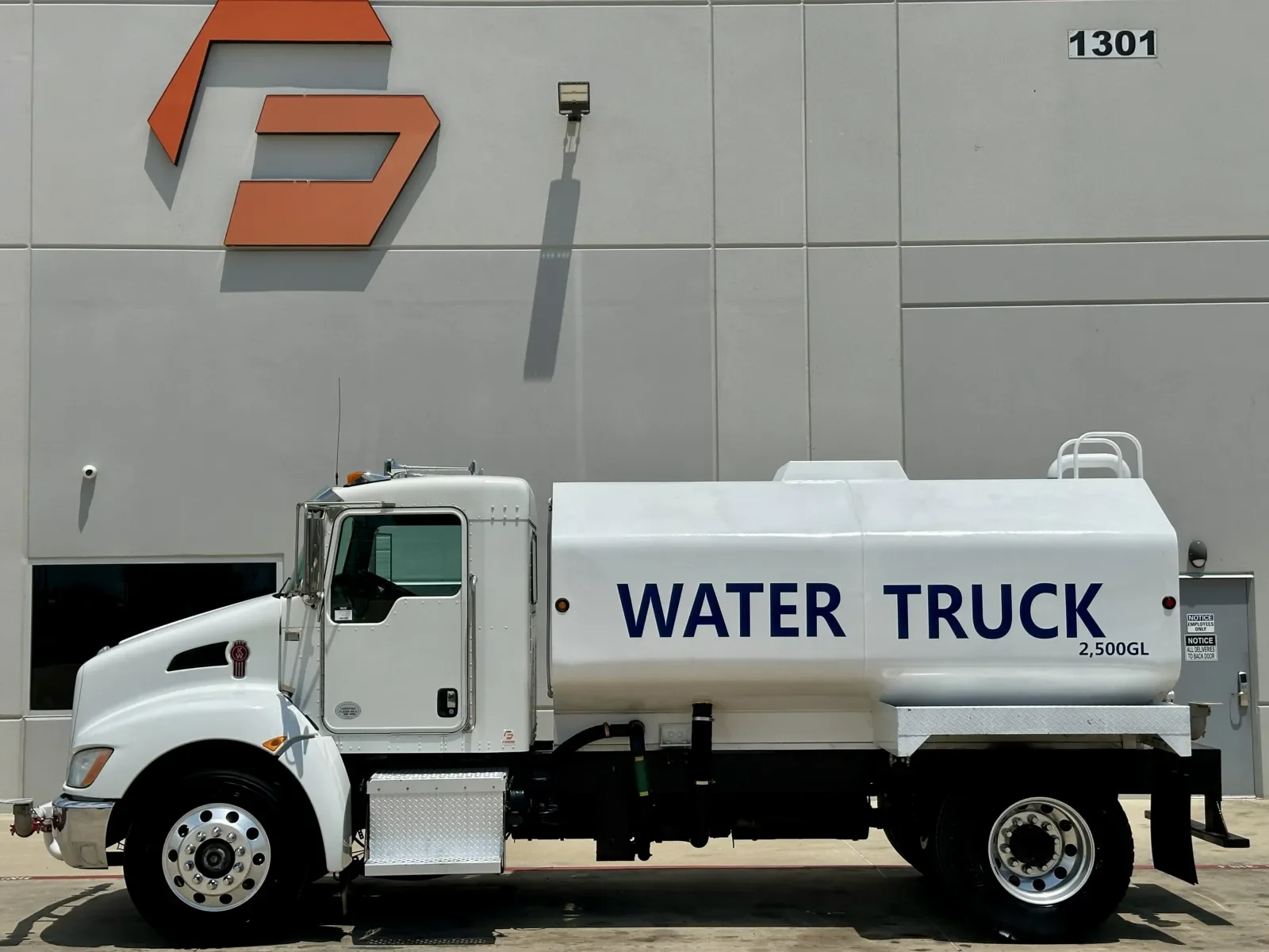 2013 Kenworth T270 in Hutchins, TX — photo 4
