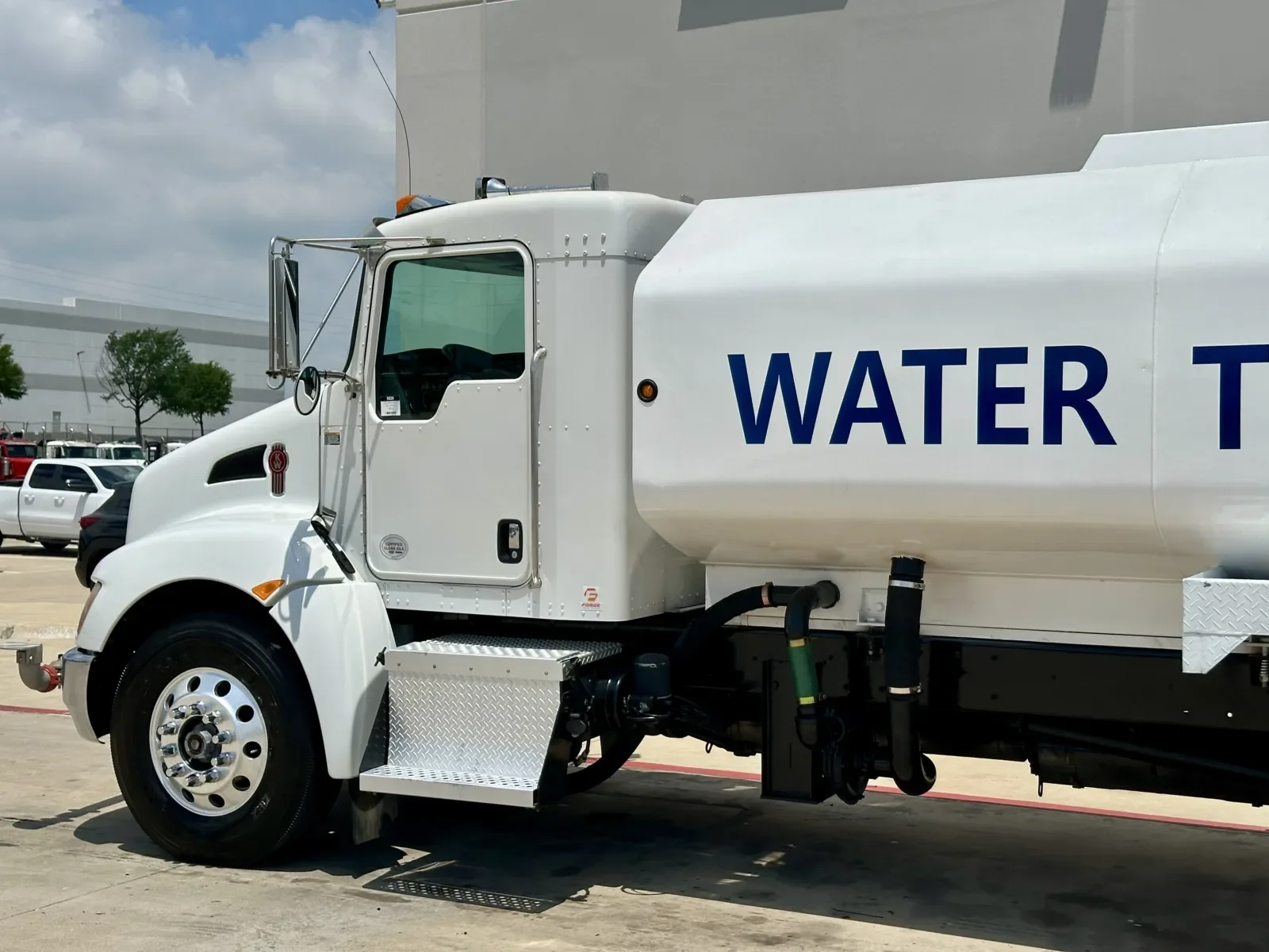 2013 Kenworth T270 in Hutchins, TX — photo 8