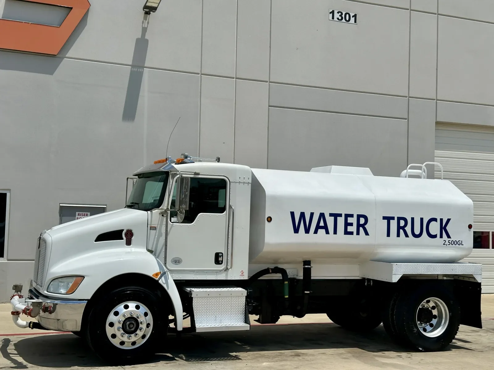 2013 Kenworth T270 in Hutchins, TX — photo 2