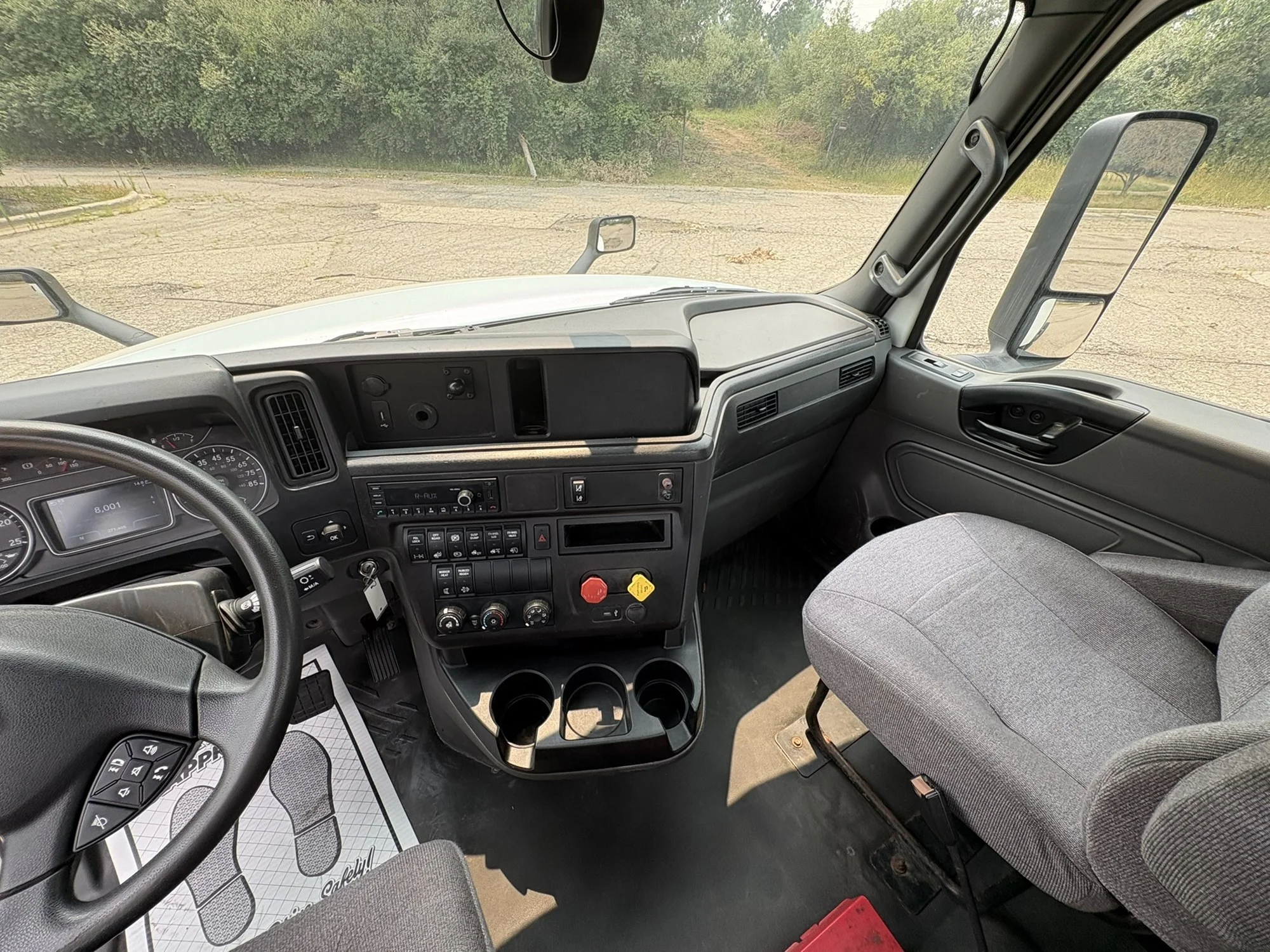2021 International LT in West Michigan International, MI — photo 17