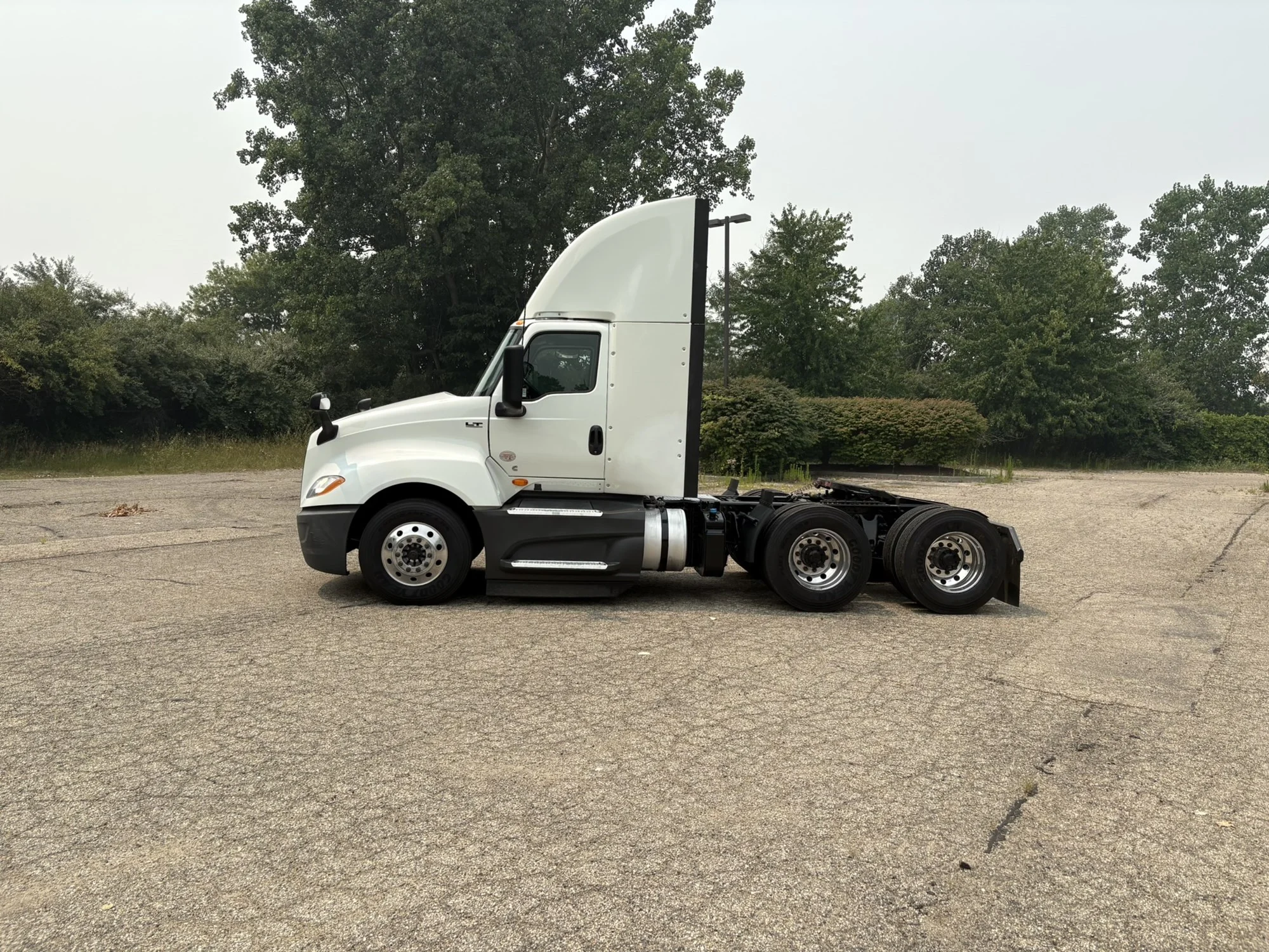 2021 International LT in West Michigan International, MI — photo 2