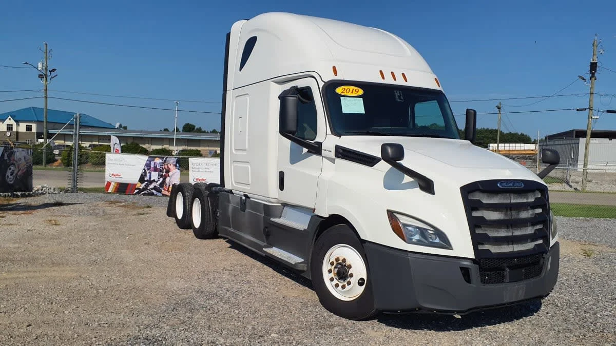 2019 Freightliner Cascadia in Birmingham, AL — photo 3