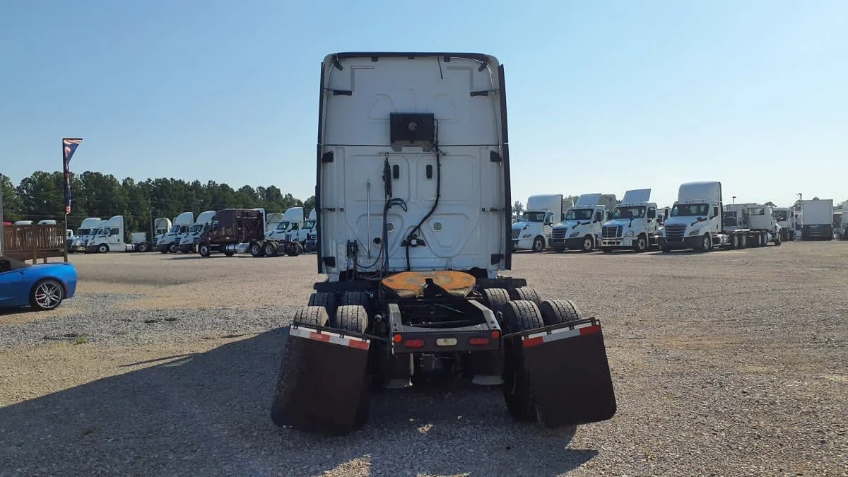 2019 Freightliner Cascadia in Birmingham, AL — photo 5