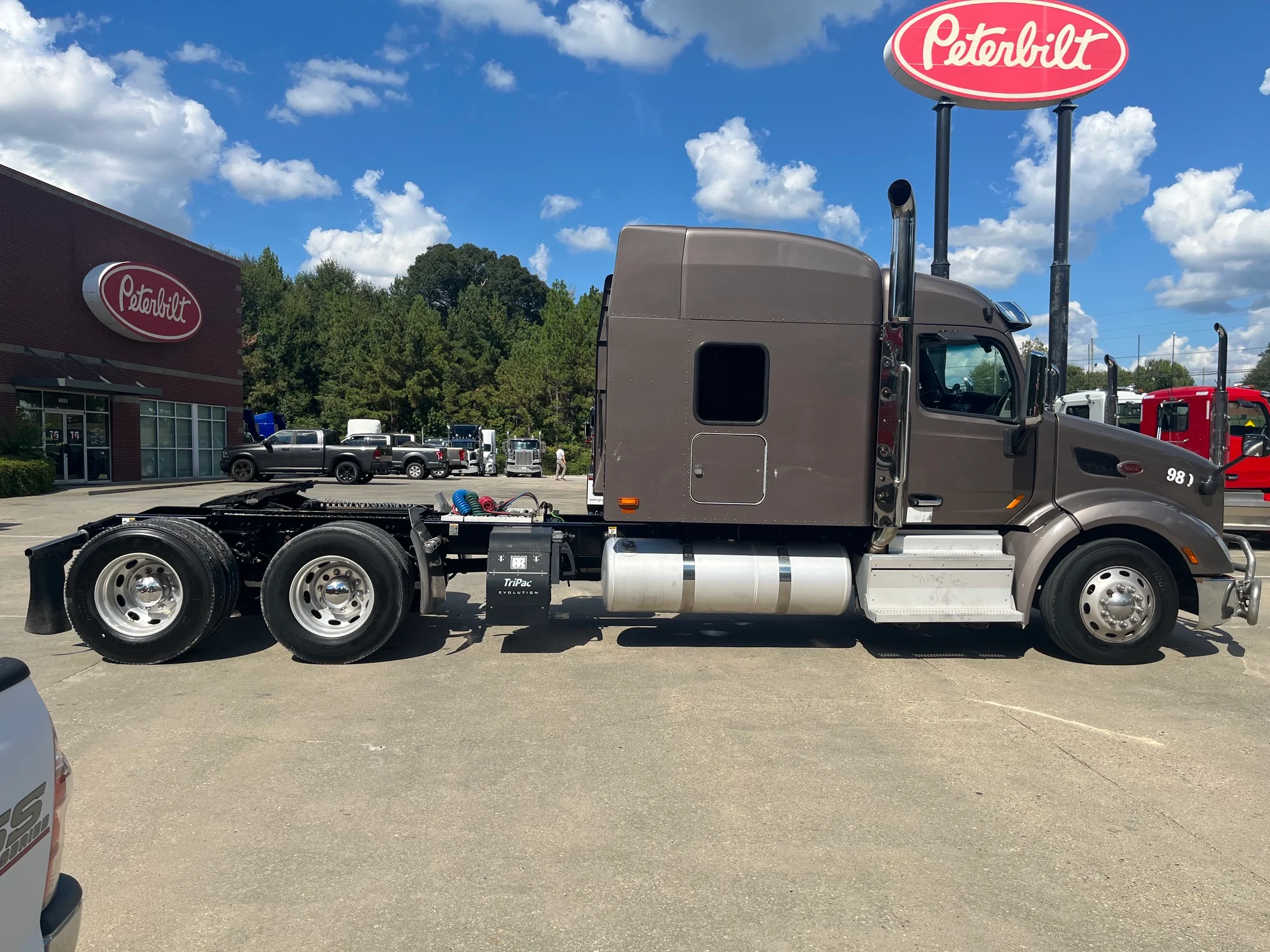 2020 Peterbilt 579 in Hattiesburg, MS — photo 6