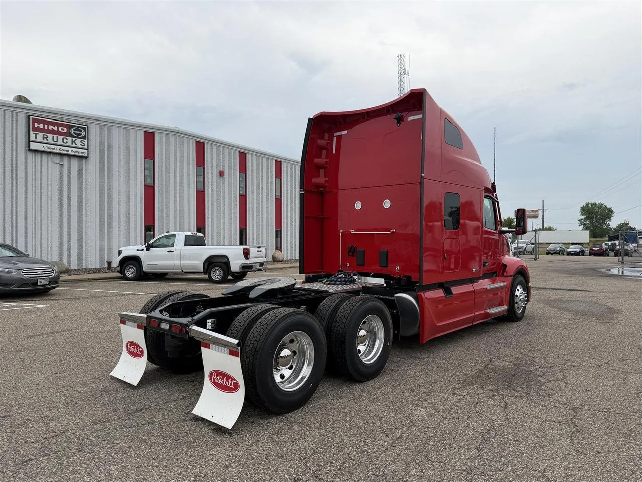 2027 Peterbilt 579 in Eau Claire, WI — photo 3