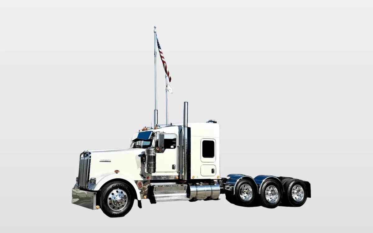 2023 Kenworth W900 - image 1