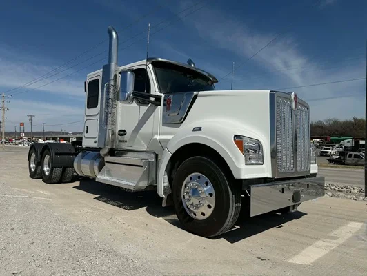 2025 Kenworth W990 in Tulsa, OK