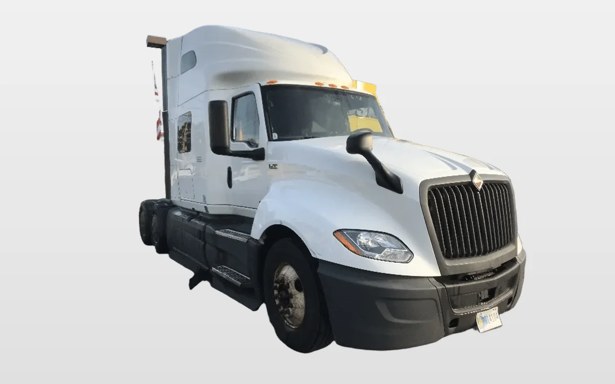 2023 International LT - image 1