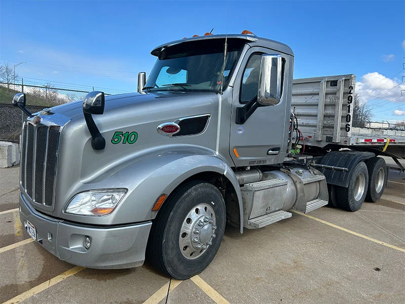 2021 Peterbilt 579 in Broadview Hts, OH