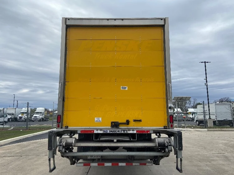 2022 Freightliner M2 106 in San Antonio, TX — photo 7