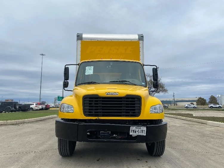 2022 Freightliner M2 106 in San Antonio, TX — photo 2