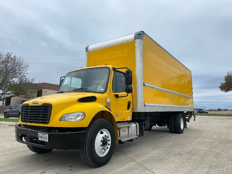 2022 Freightliner M2 106 in San Antonio, TX — photo 3
